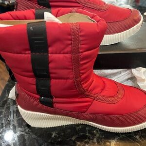new London Fog Red Winter & Rain Boots size 7